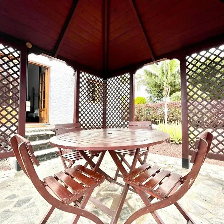 Casa Con Wifi, Piscina Con Vistas Directamente Al Mar, Rodeada De Arboles Limoneros La Guancha