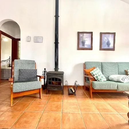 Сasa de vacaciones Casa Con Wifi, Piscina Con Vistas Directamente Al Mar, Rodeada De árboles Limoneros